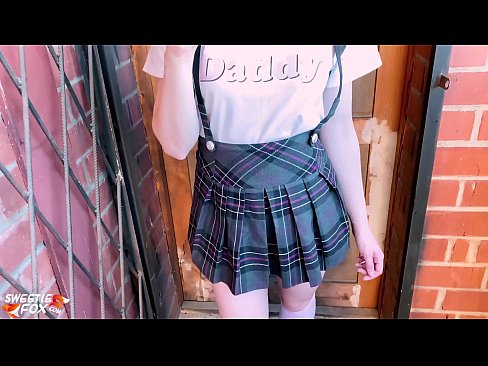 ❤️ Schoolgirl Mengisap penisnya dalam-dalam dan meniduri alih-alih kelas. ❤️ Porn keras pada kami